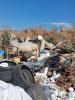 Ανεξέλεγκτη απόρριψη απορριμμάτων κοντά στον Αρχαιολογικό Χώρο Ολύνθου